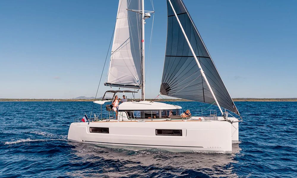 Lagoon 40 catamaran charter in Cozumel