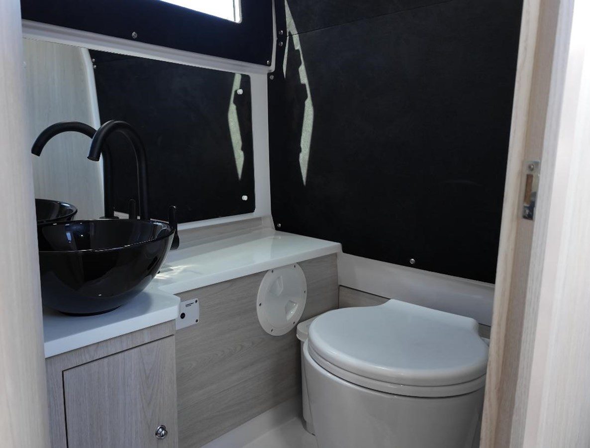 Virtue 32 onboard bathroom